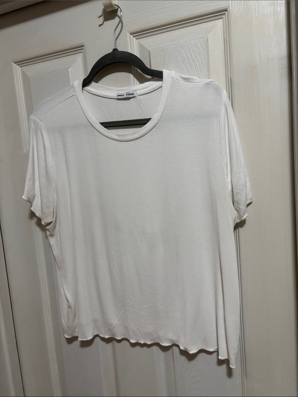 Sweet Romeo White Ribbed Crewneck Women's Top